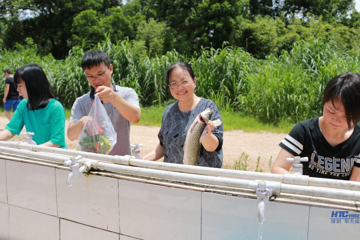 洗菜準備做飯咯