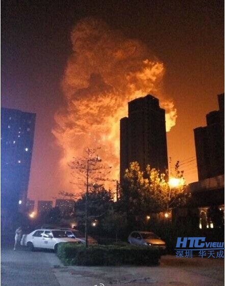 天津濱海新區碼頭深夜突發爆炸圖片