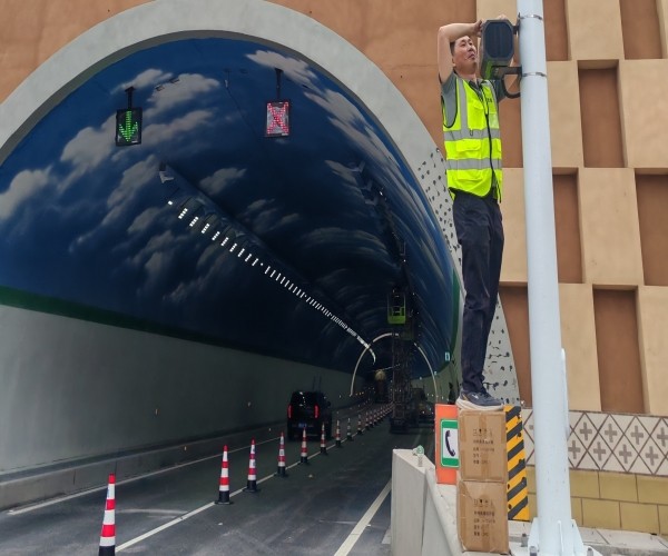 定向聲波穿透暴雨！華天成波束成形技術如何破解高速預警“最后一公里”難題？