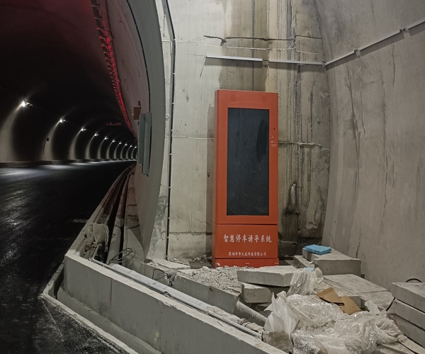 隧道緊急停車帶事故頻發：AI預警系統成智慧高速建設新焦點